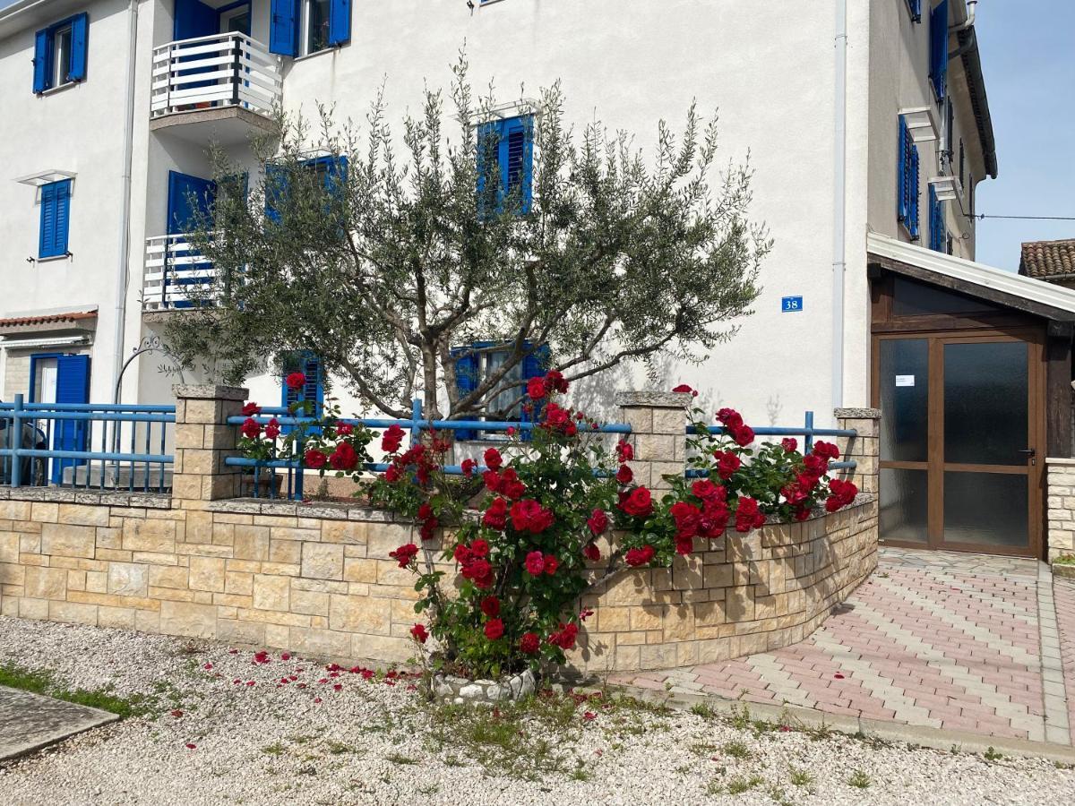 Olive Tree Apartments Umag Exterior foto