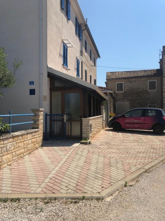 Olive Tree Apartments Umag Exterior foto